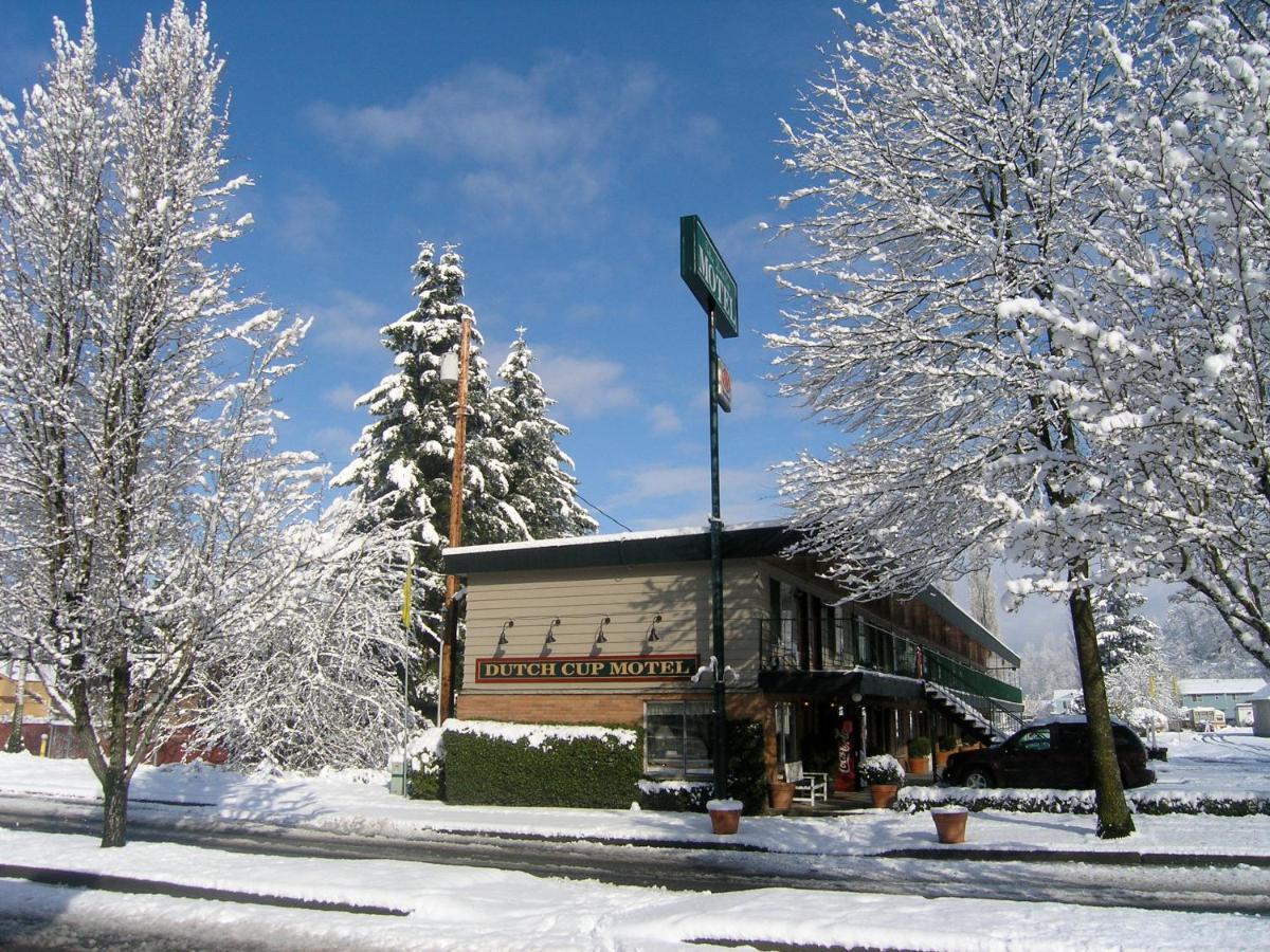 Dutch Cup Motel Sultan Екстер'єр фото